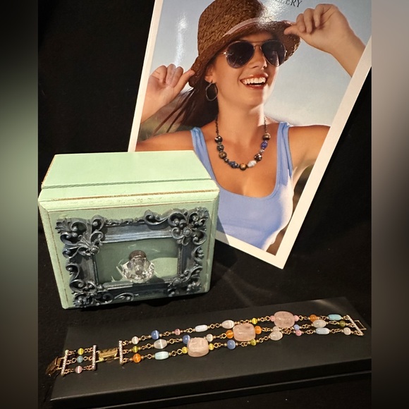 Bracelet w/Swarovski Crystal, Gold Sz 7.5 - Picture 3 of 9